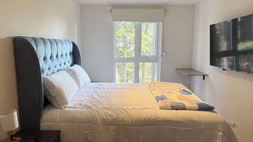 4 makuuhuonetta, silitysrauta/-lauta, Wi-Fi, vuodevaatteet