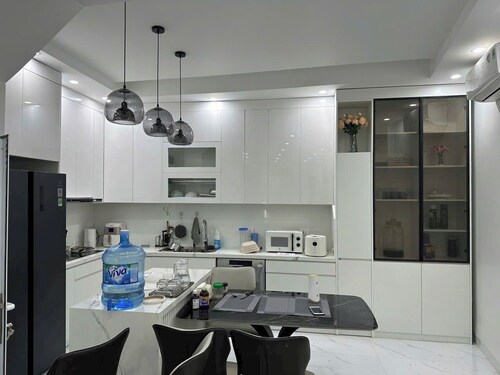 Oanh Luxury Hong Linh