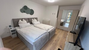 2 chambres, lit de bébé portatif, Wi-Fi (supplément), literie fournie