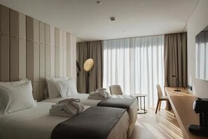 1 habitación, tabla de planchar con plancha, wifi gratis y ropa de cama 