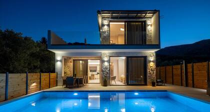 J K Villa With Private Pool