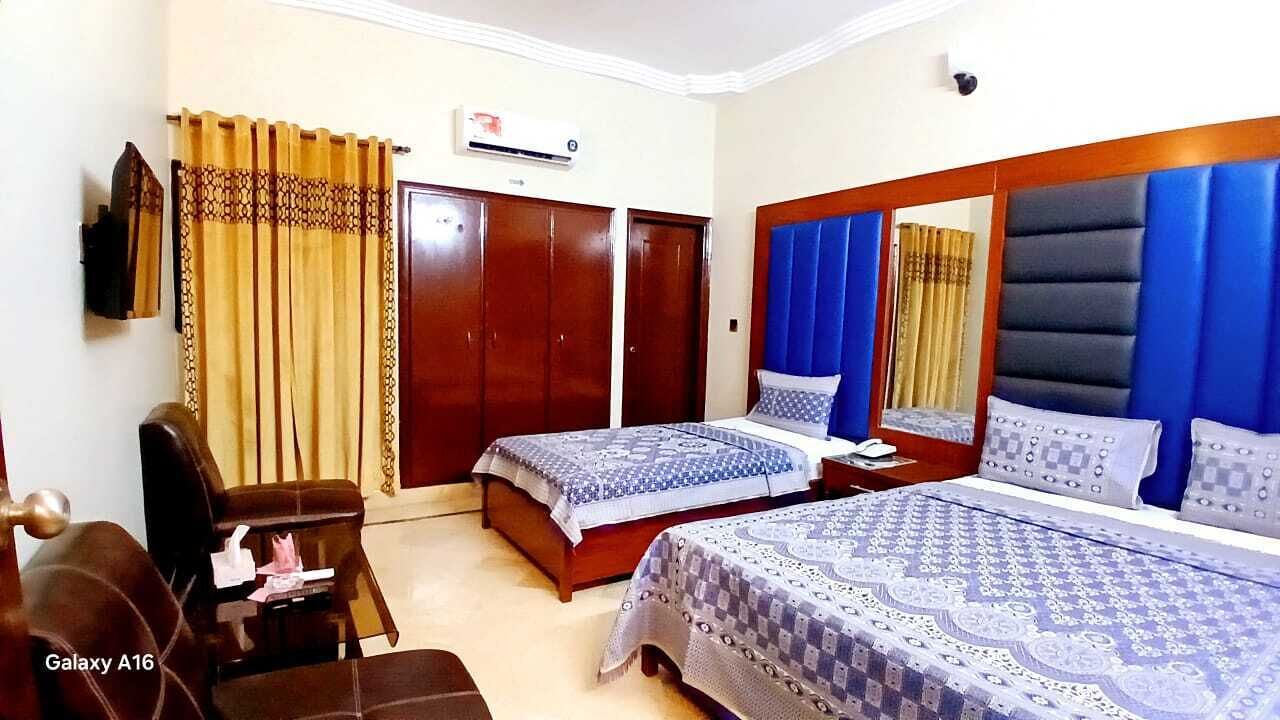Comfort Triple Room | Bathroom | Shower, slippers, towels, soap