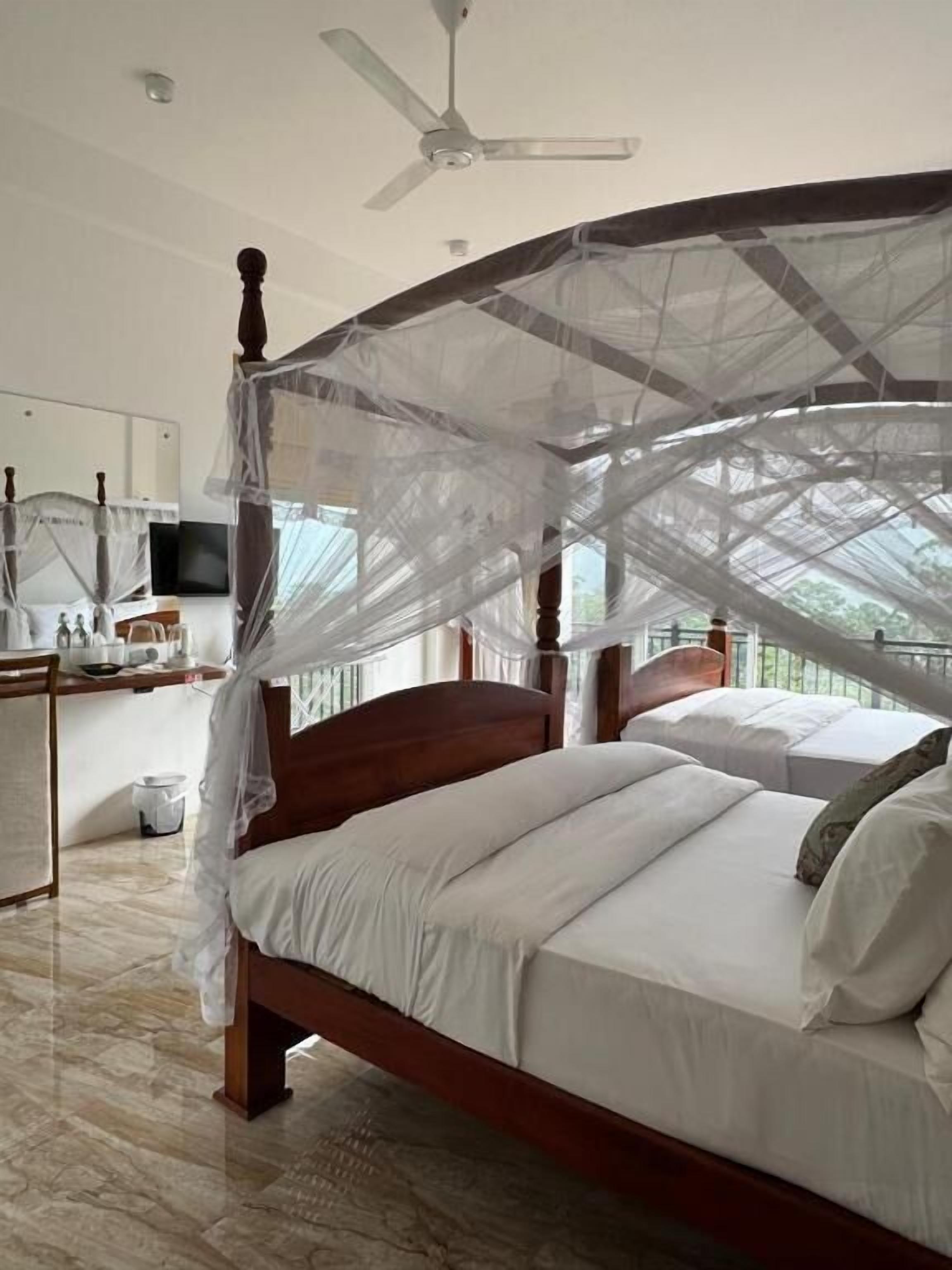 Habitación doble, balcón, vistas al lago | Wifi gratis y accesible en silla de ruedas