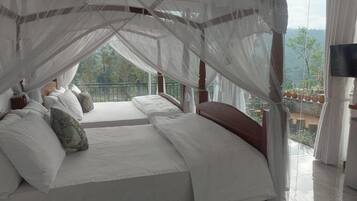 Free WiFi, wheelchair access