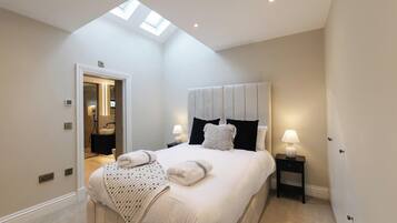 4 bedrooms, iron/ironing board, travel cot, free WiFi