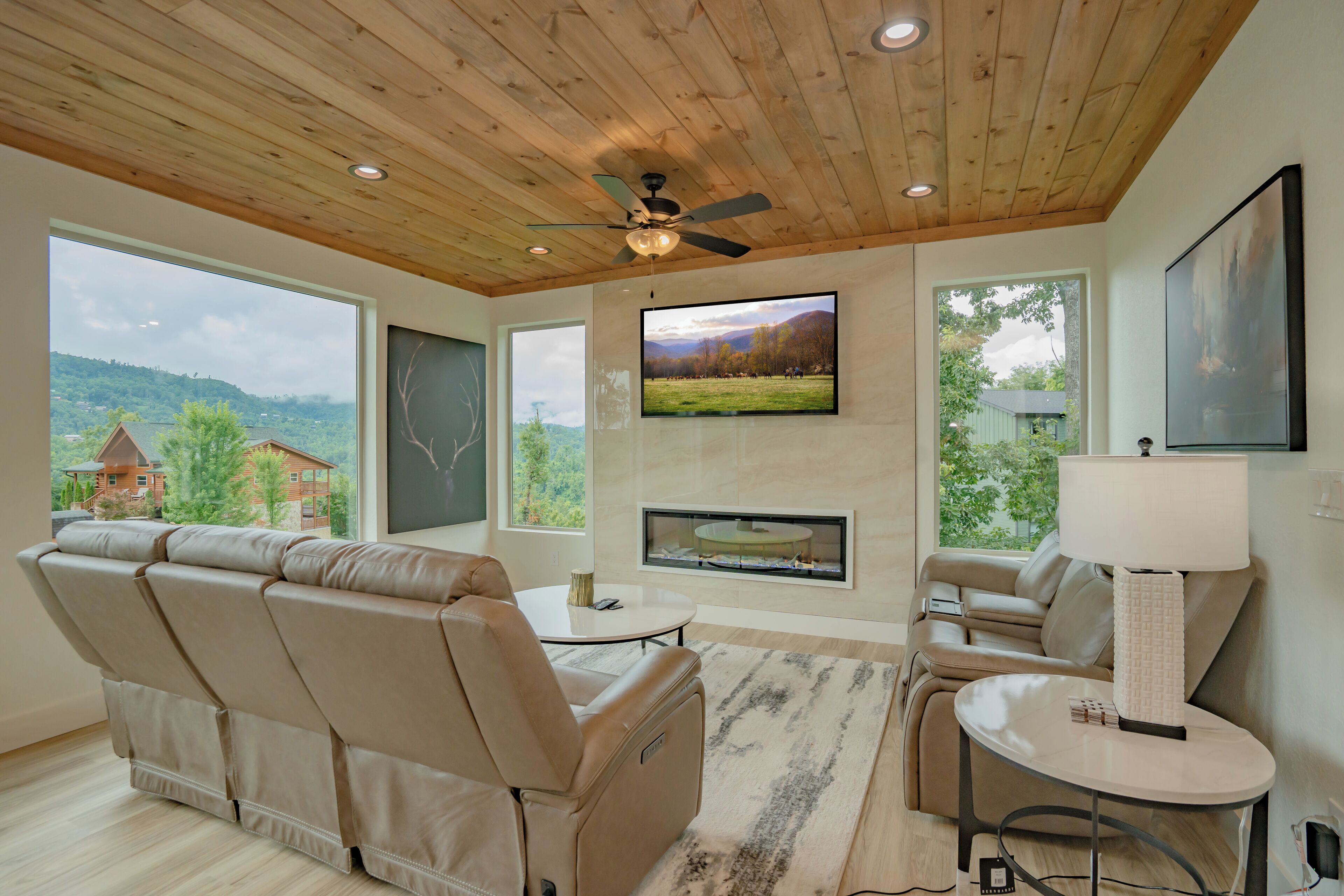 Televisión, chimenea y futbolito 