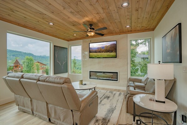 Fernseher, Kamin, Tischfußball