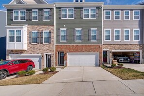 Exterior - Comfortable Private Studio Perfect for Short or Extended Stays (Glenn Dale)