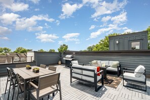 屋外ダイニングエリア