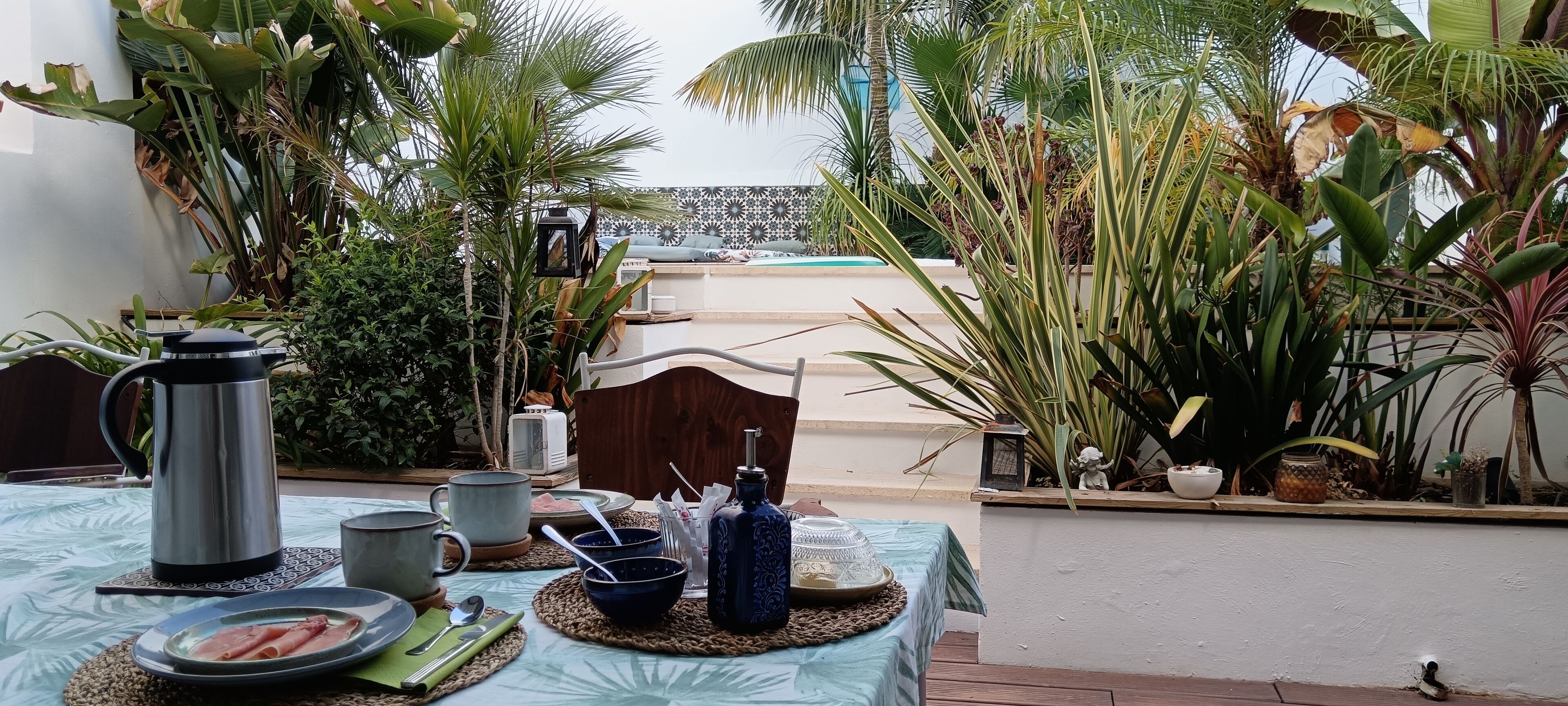 屋外ダイニングエリア