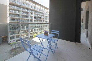 Apartamento, vista para a piscina | Sacada