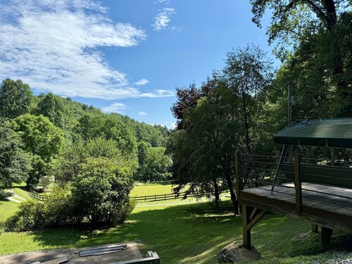 The Cove Site 1 – Full Hookups & Deck