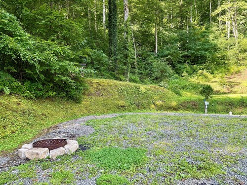 Site 2 – 50 Amp, Water, Sewer & Fire Ring