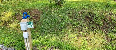 المنطقة المحيطة بالمنشأة