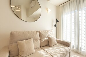 Standard Studio, Ground Floor | Living area - Dobo Málaga Perchel (Málaga)