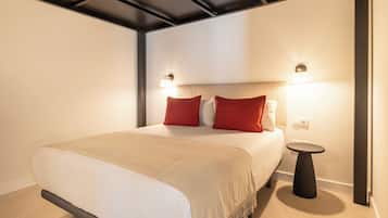 Studio, Roll-in Shower, Ground Floor | Iron/ironing board, free WiFi