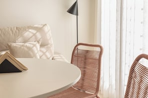 Standard Studio, Ground Floor | Living area | Flat-screen TV - Dobo Málaga Perchel (Málaga)