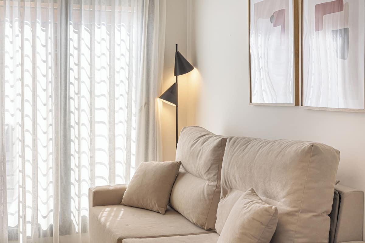 Studio, Roll-in Shower, Ground Floor | Living area