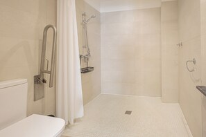 Studio, rollstuhlgeeignete Dusche, Erdgeschoss | Badezimmer