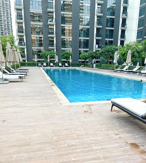 Outdoor pool - PVH - 2BR Golfville Dubai Hills (Dubai)