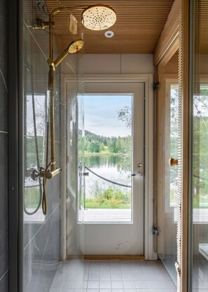 Standard-Studio, 1 Queen-Bett, Seeblick, Seeseite | Badezimmer | Dusche, Haartrockner, Handtücher, Toilettenpapier