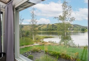 Studio Standard, 1 grand lit, vue lac, en bord de lac | Vue de la chambre