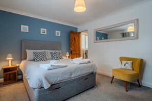 2 bedrooms, iron/ironing board, travel crib, free WiFi