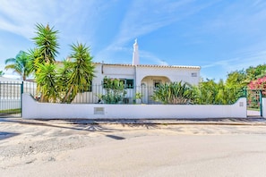 Villa (4 Bedrooms) | Exterior