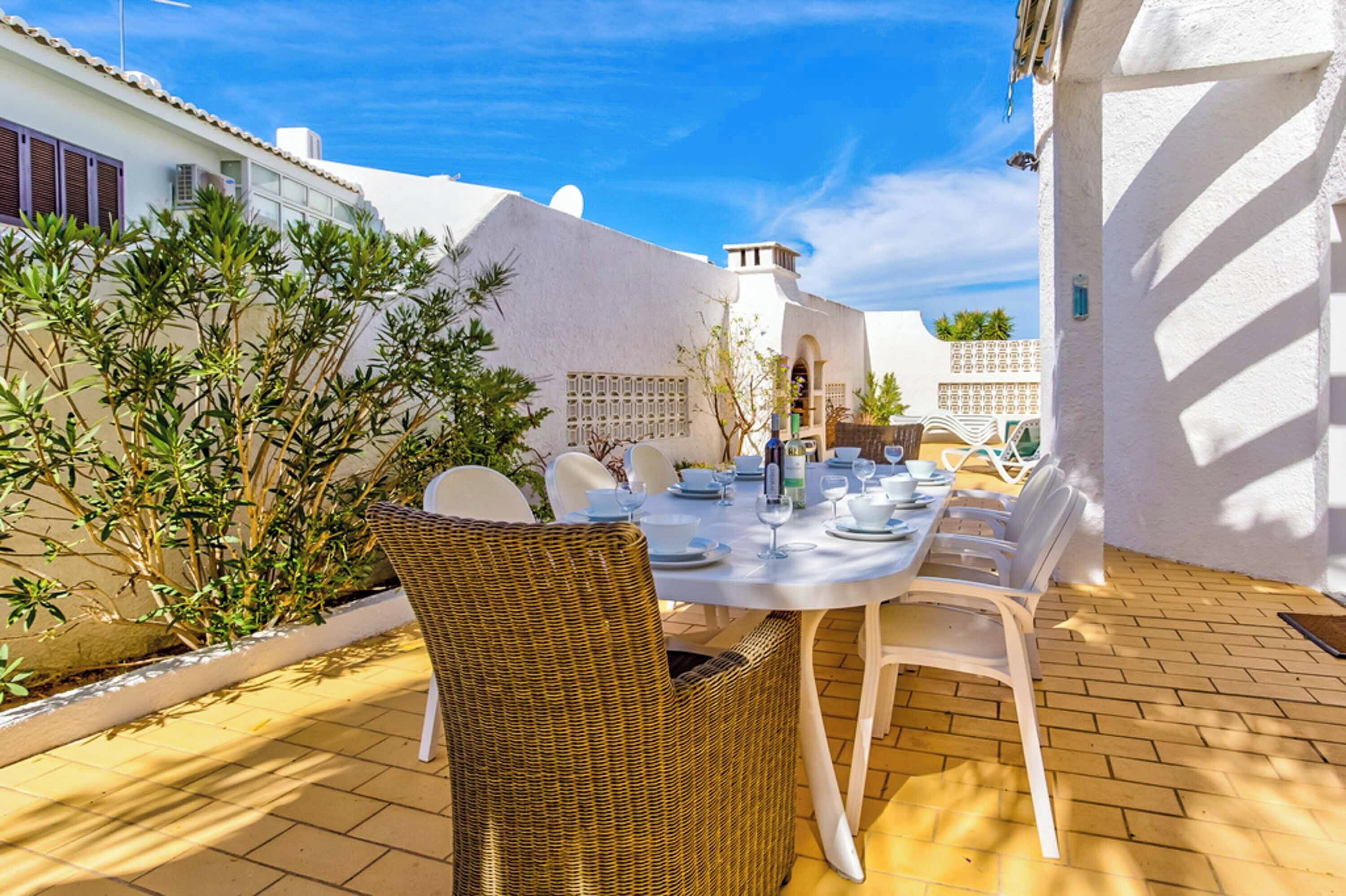 Villa (4 Bedrooms) | Exterior