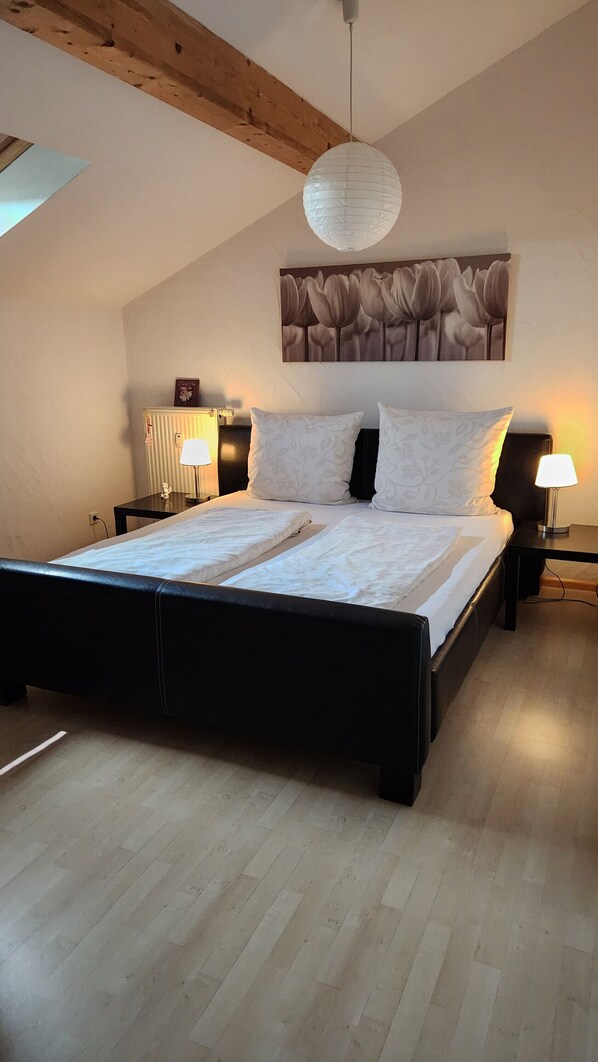 2 Schlafzimmer, Bügeleisen/Bügelbrett, WLAN, Bettwäsche
