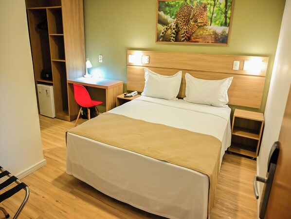 Habitación Deluxe doble | Minibar, caja fuerte, wifi gratis y ropa de cama