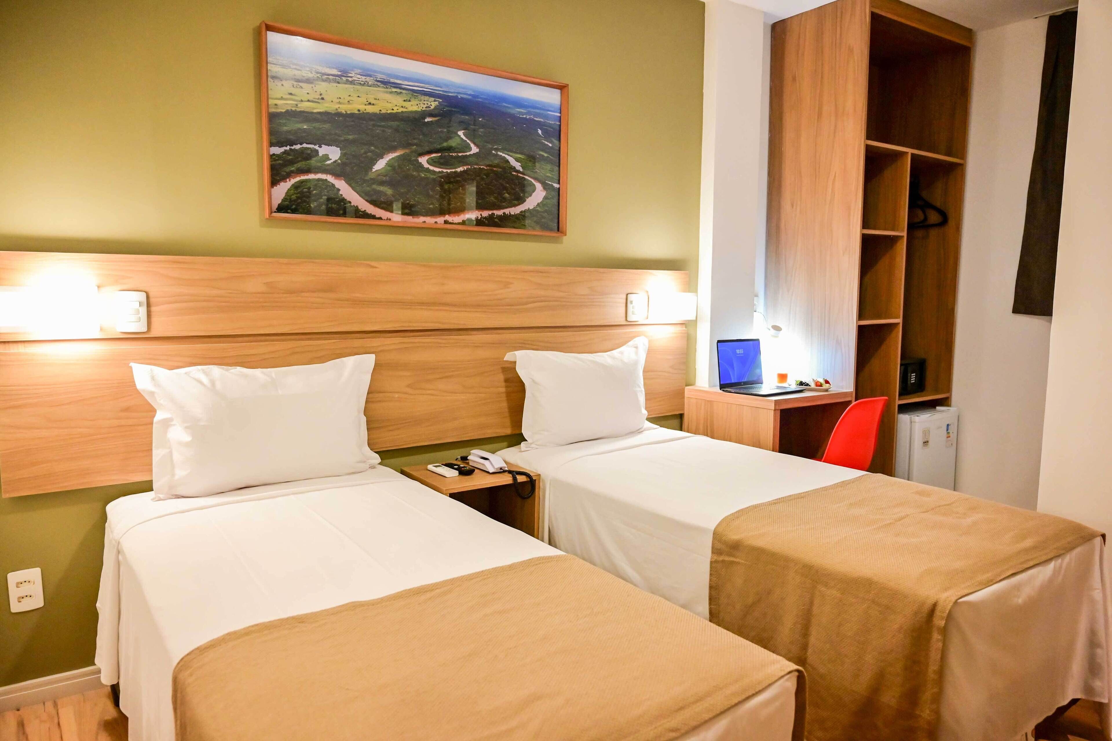 Superior Twin Room | Minibar, in-room safe, free WiFi, bed sheets
