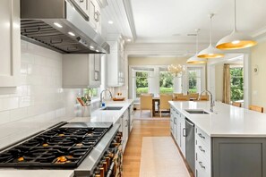 Fridge, microwave, oven, stovetop - Pristine getaway with tranquil views (Kiawah Island)