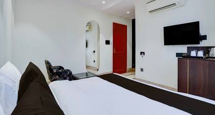 Collection O Karol Bagh