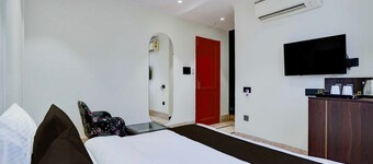 Collection O Karol Bagh