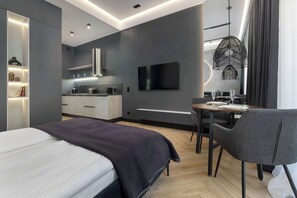 Iron/ironing board, travel cot, WiFi, bed sheets