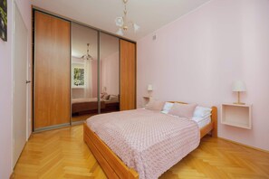 1 chambre, fer et planche à repasser, Wi-Fi, draps fournis