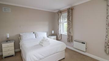 2 bedrooms, individually decorated, individually furnished, free WiFi