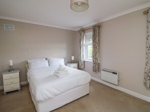 2 bedrooms, individually decorated, individually furnished, free WiFi