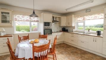 مستلزمات طهي/أطباق/أوعية