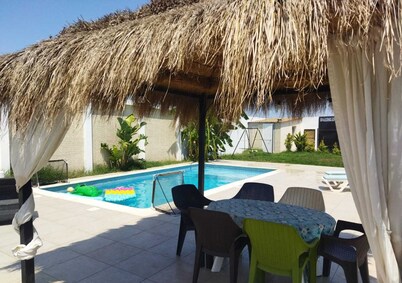 Pool villa not overlooked