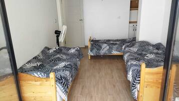 2 chambres, fer et planche Ă repasser, Wi-Fi, draps fournis