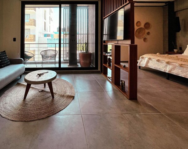 Iron/ironing board, free WiFi