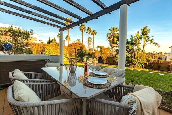 Outdoor dining