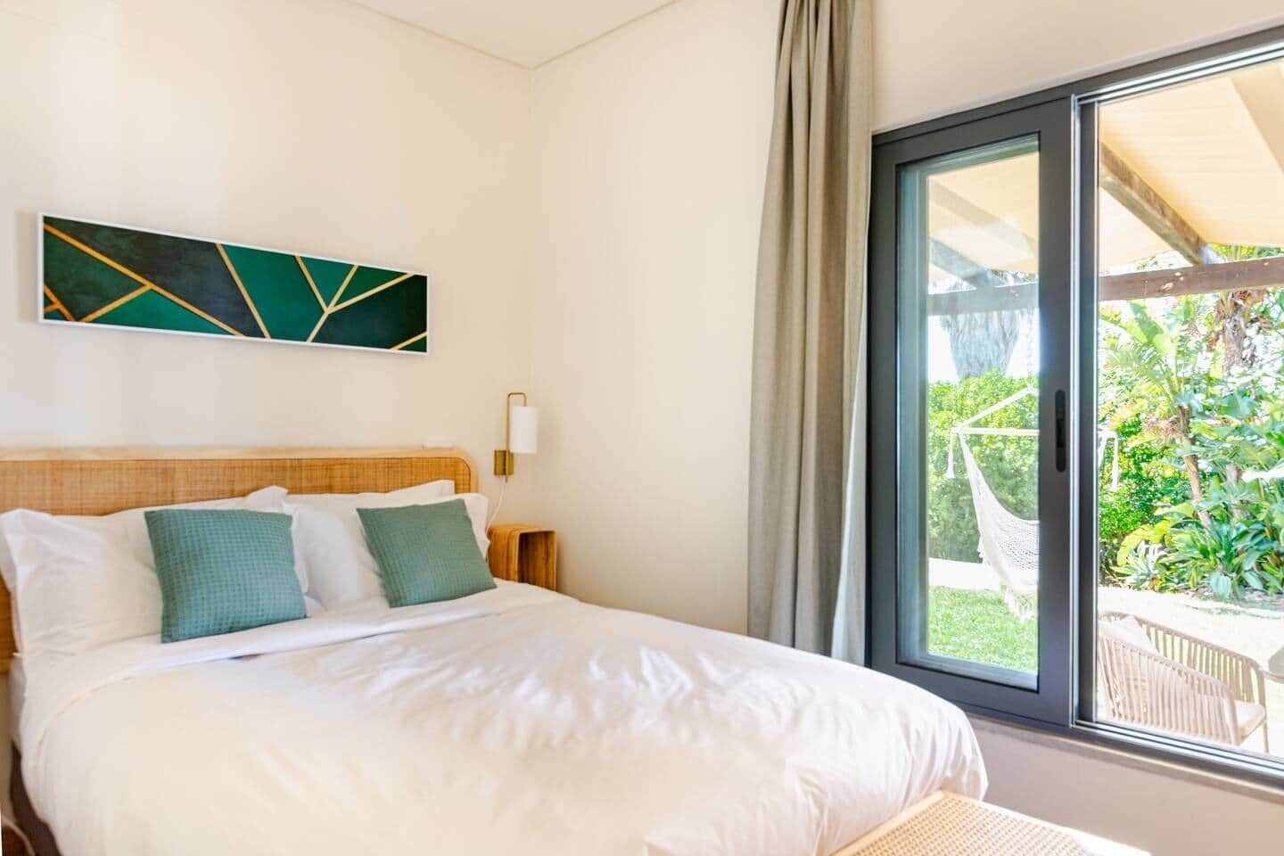 2 slaapkamers, een bureau, een strijkplank/strijkijzer, gratis wifi