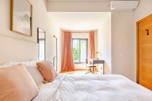 2 Schlafzimmer, Schreibtisch, Bügeleisen/Bügelbrett, kostenloses WLAN