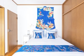 2 bedrooms, iron/ironing board, travel crib, WiFi