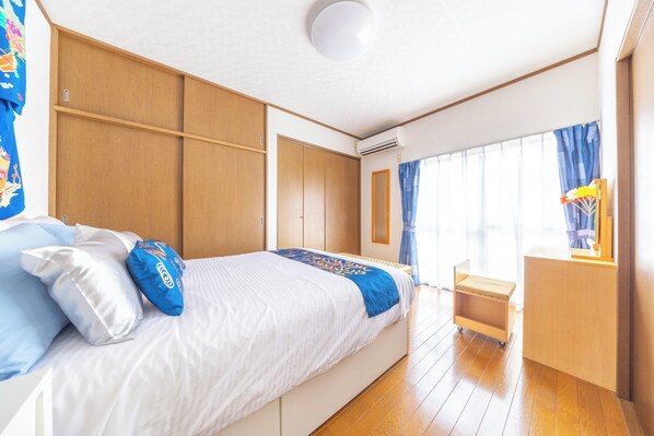 2 bedrooms, iron/ironing board, WiFi, bed sheets - Koenji House | Family-Friendly Haven (Shinjuku City)