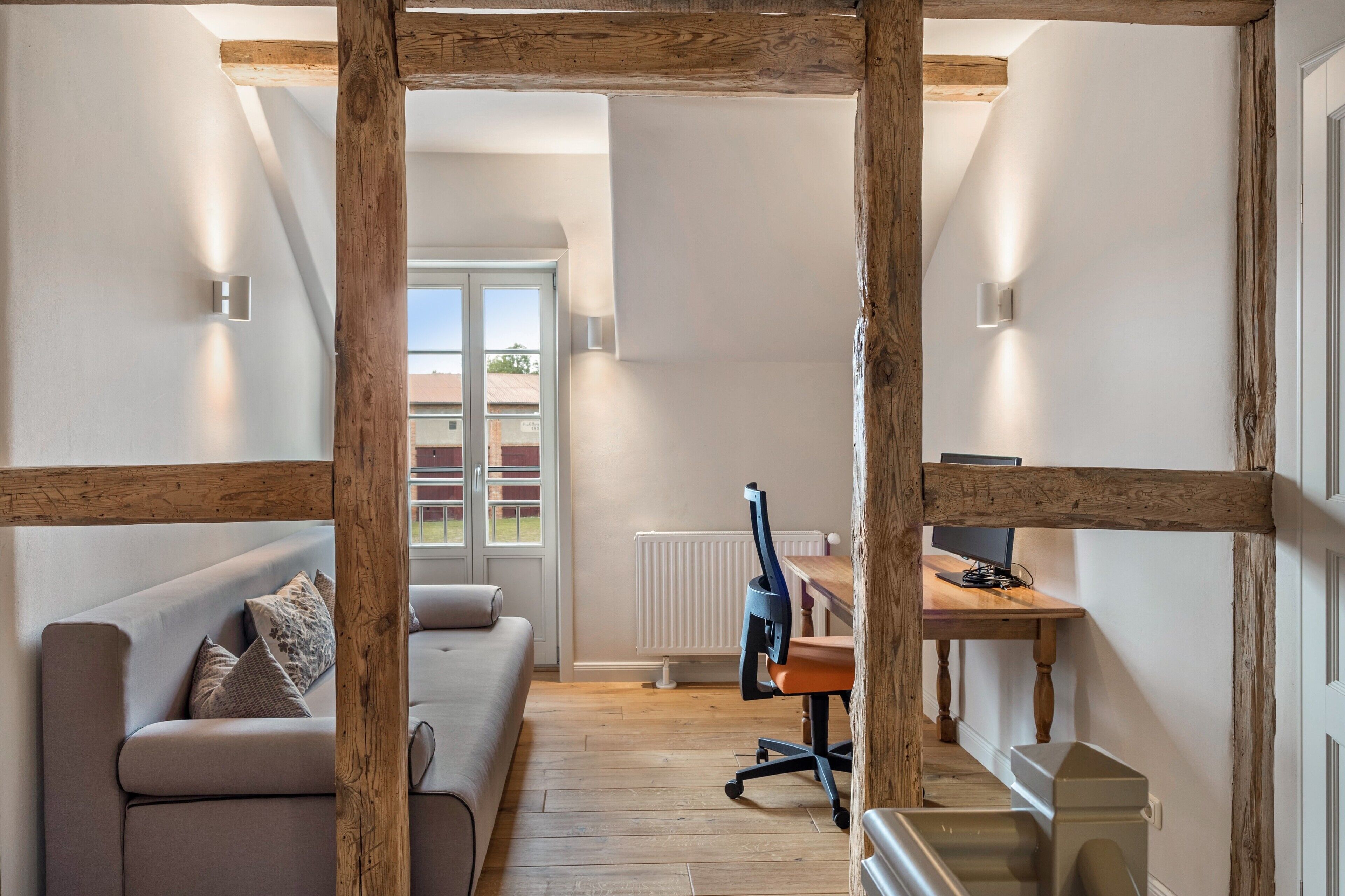 Fernseher, Tischtennisplatte