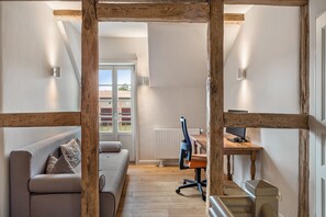 Télévision, table de tennis de table